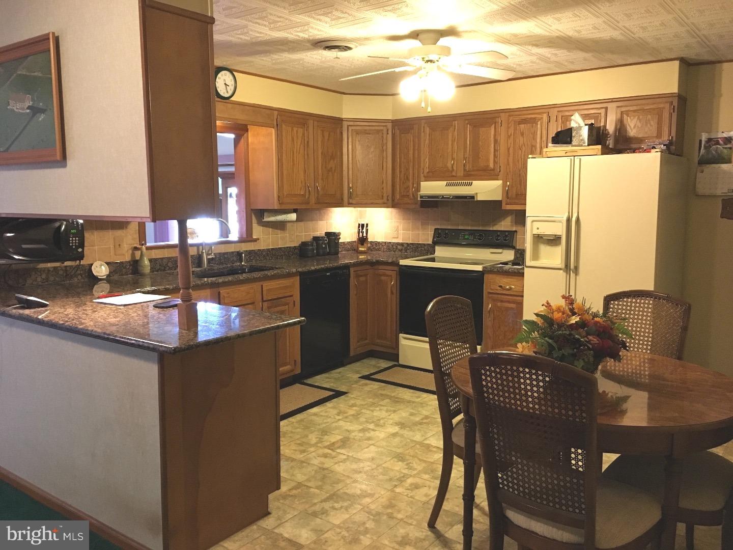2025 George Road Palm, PA 18070 - Photo 12 of 25 Kitchen