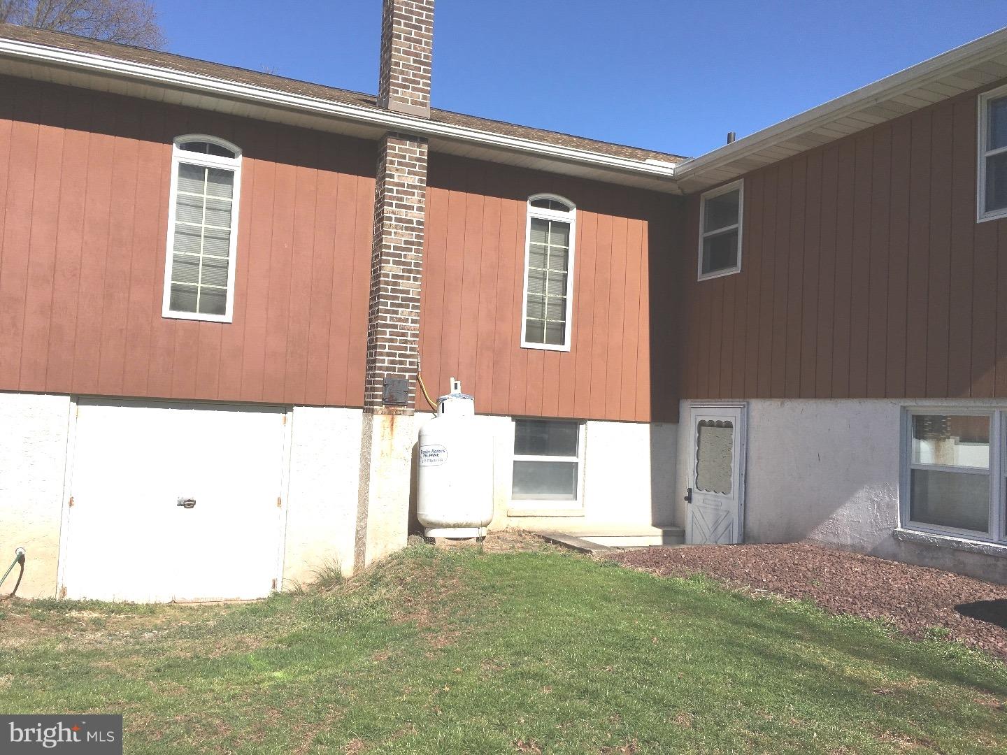 2025 George Road Palm, PA 18070 - Photo 7 of 25 Side Yard