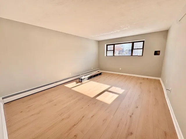 $1,900 | 97 Spring Street, Unit A5, Boston, MA 02132