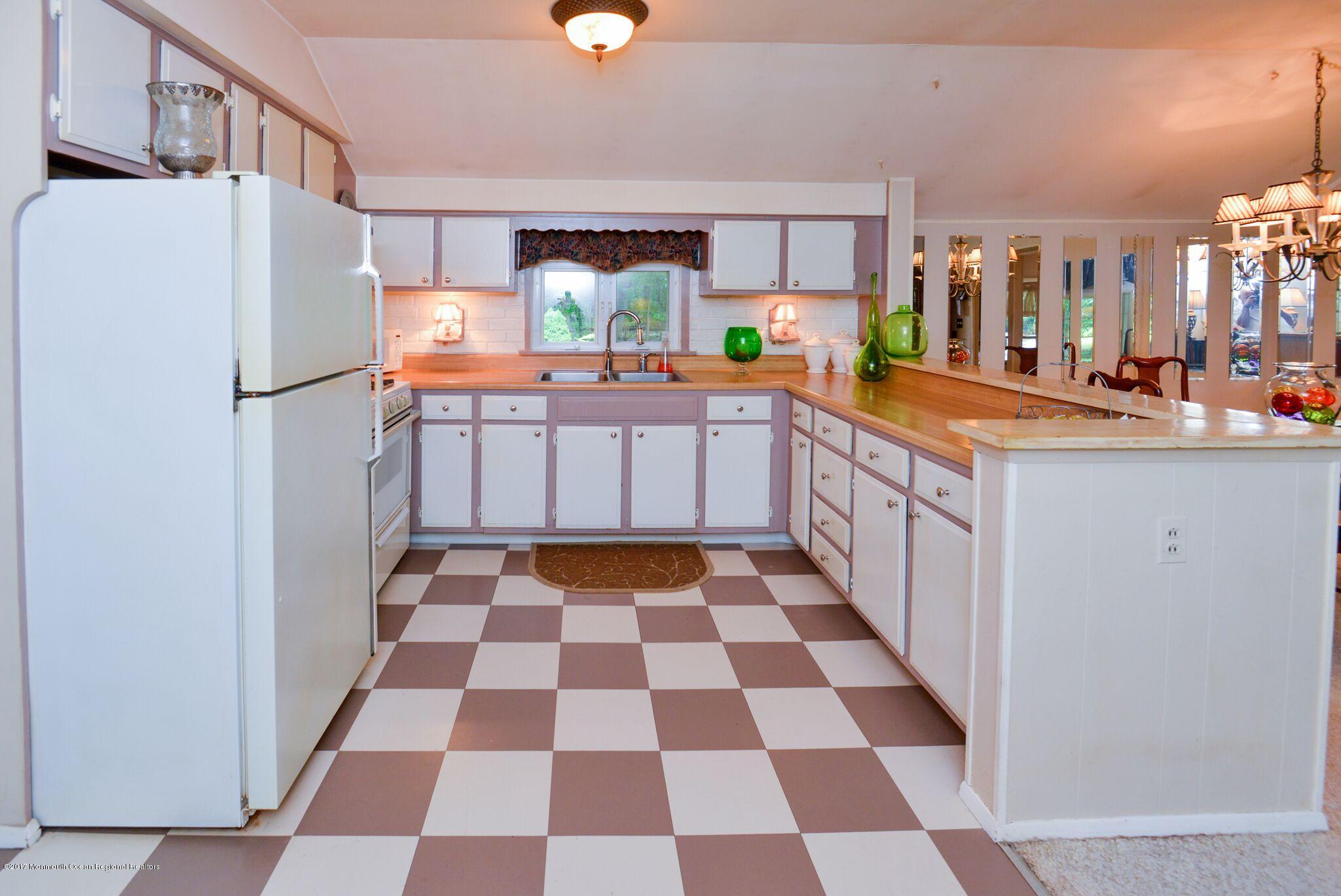 313 Maxim Road Howell, NJ 07731 - Photo 54 of 84 K