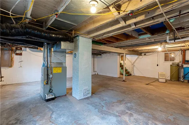 $289,900 | 274 Lakeview Drive, Washington, PA 15301