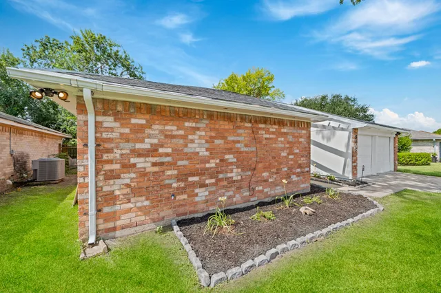 $1,900 | 8403 Blossom Bell Lane, Missouri City, TX 77489