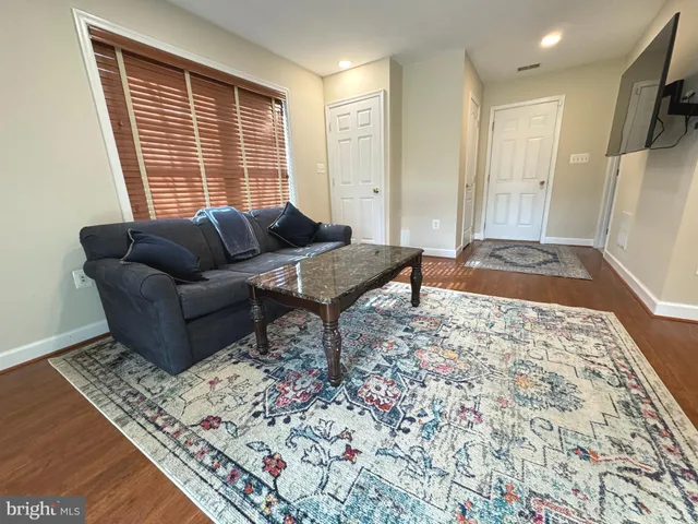 $1,600 | 16492 Steerage Circle, Woodbridge, VA 22191