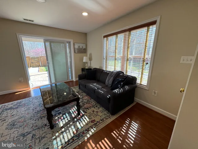 $1,600 | 16492 Steerage Circle, Woodbridge, VA 22191