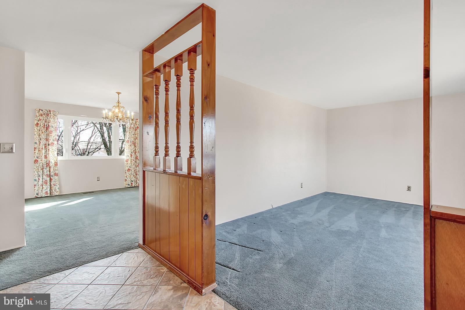 1513 Customs Road Baltimore, MD 21237 - Photo 4 of 27 Foyer view toward living room