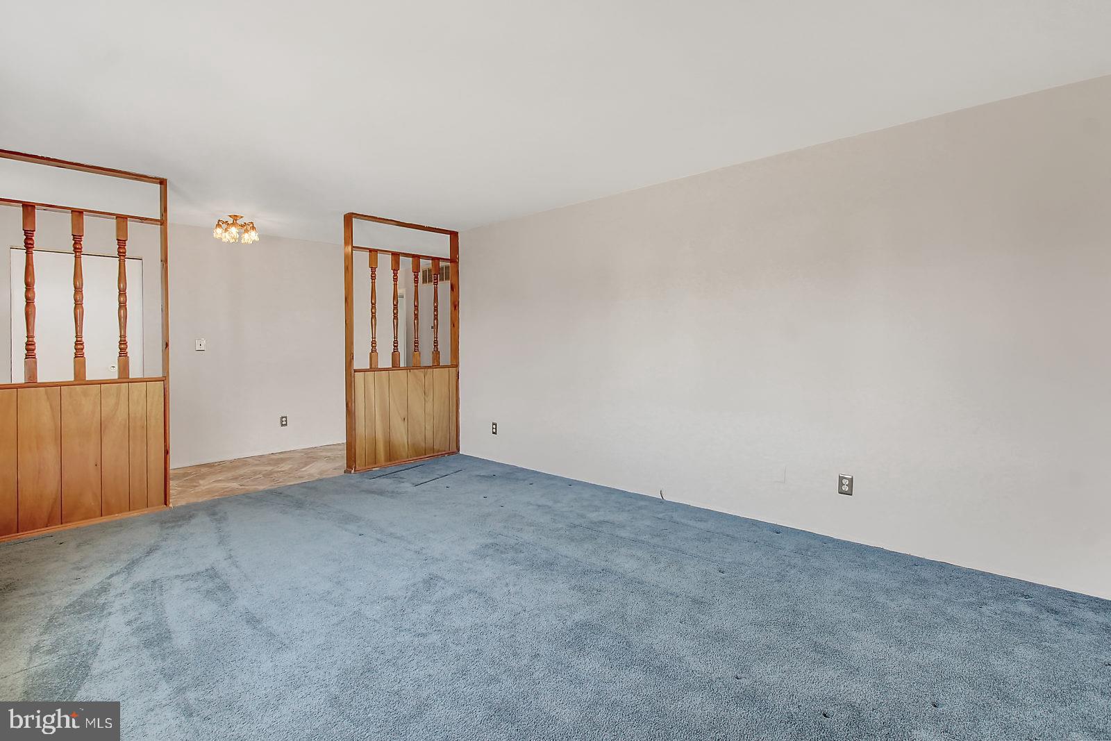 1513 Customs Road Baltimore, MD 21237 - Photo 7 of 27 Living Room