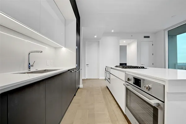 $950,000 | 313 West 17th Street, Unit 2306, Austin, TX 78701