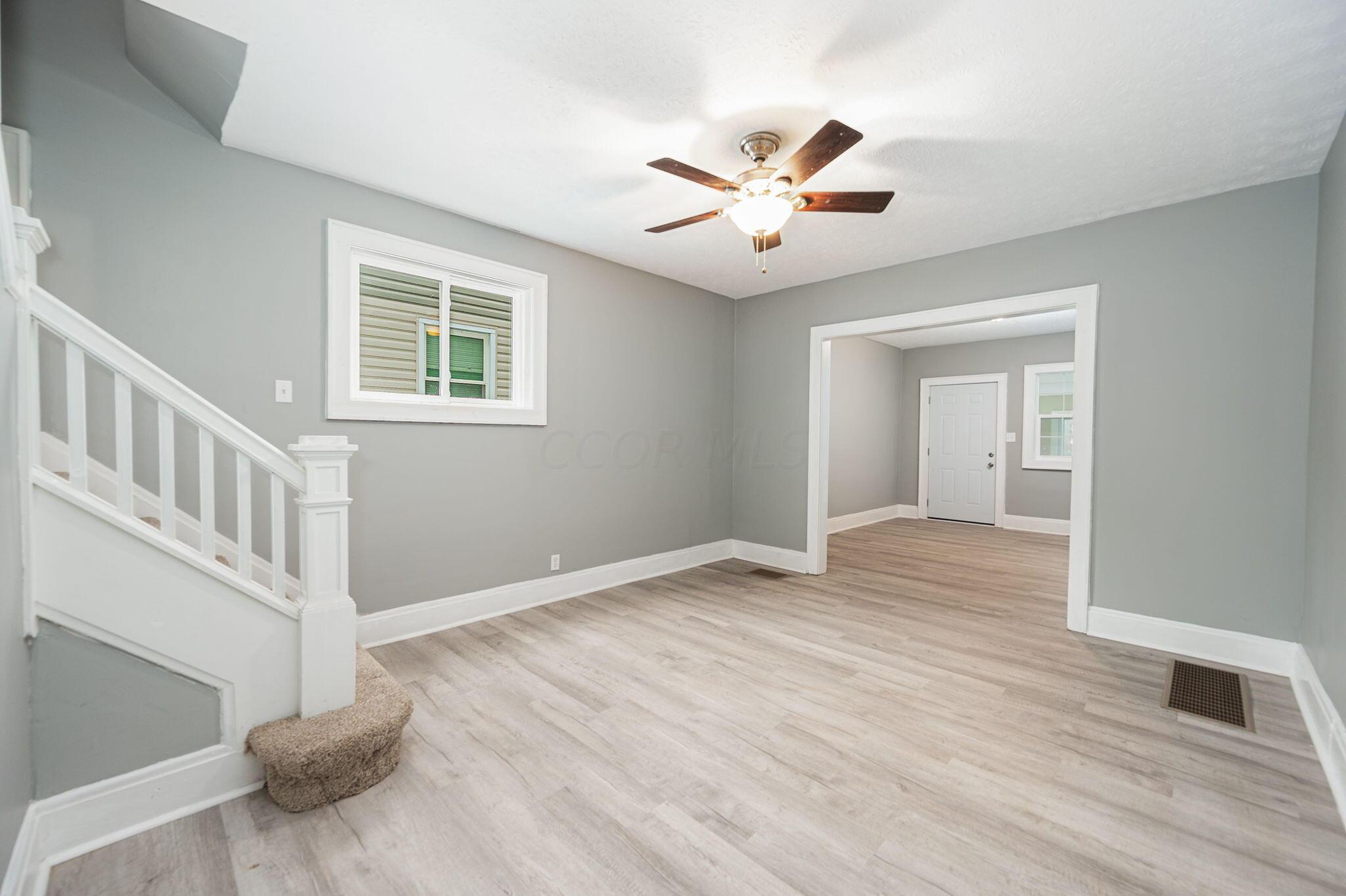 979-981 Lockbourne Road Columbus, OH 43206 - Photo 5 of 19 11-web-or-mls-979-981 Lockbourne Rd 011