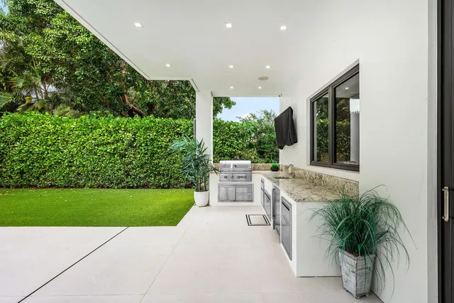 $9,100,000 | 2391 Areca Palm Road, Boca Raton, FL 33432