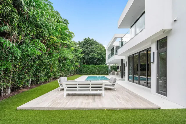 $9,100,000 | 2391 Areca Palm Road, Boca Raton, FL 33432