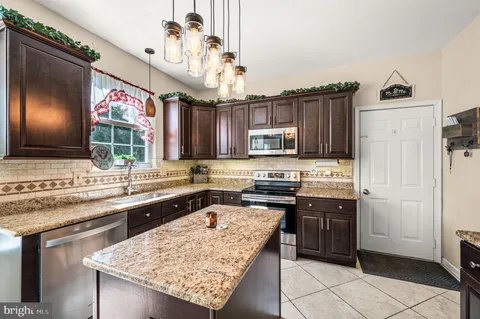 $569,999 | 42 Emerald Ridge Drive, Bear, DE 19701