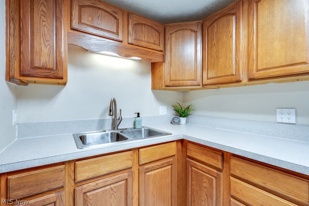 216 Moore Road, Unit 4M Avon Lake, OH 44012 - Photo 9 of 20