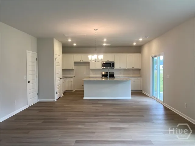 $2,350 | 124 Barefoot Drive, Bloomingdale, GA 31302