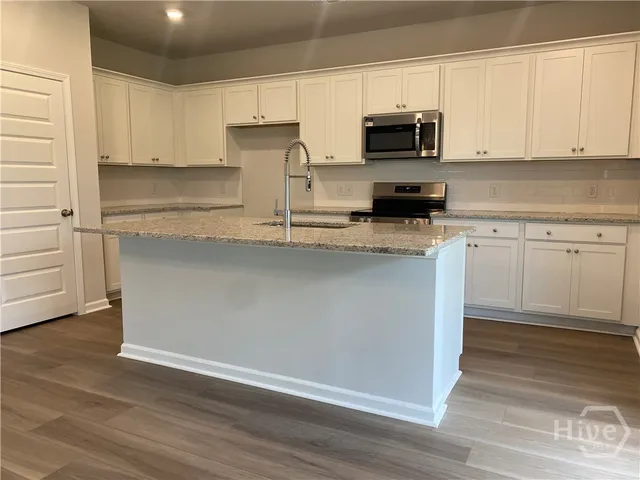 $2,350 | 124 Barefoot Drive, Bloomingdale, GA 31302