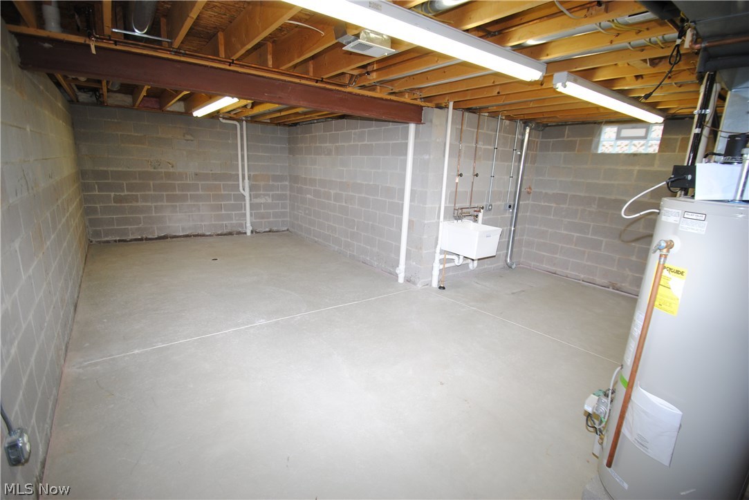 4431 Sexton Road Cleveland, OH 44105 - Photo 14 of 18