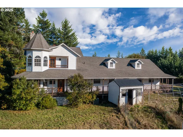 a view of a house with a lake