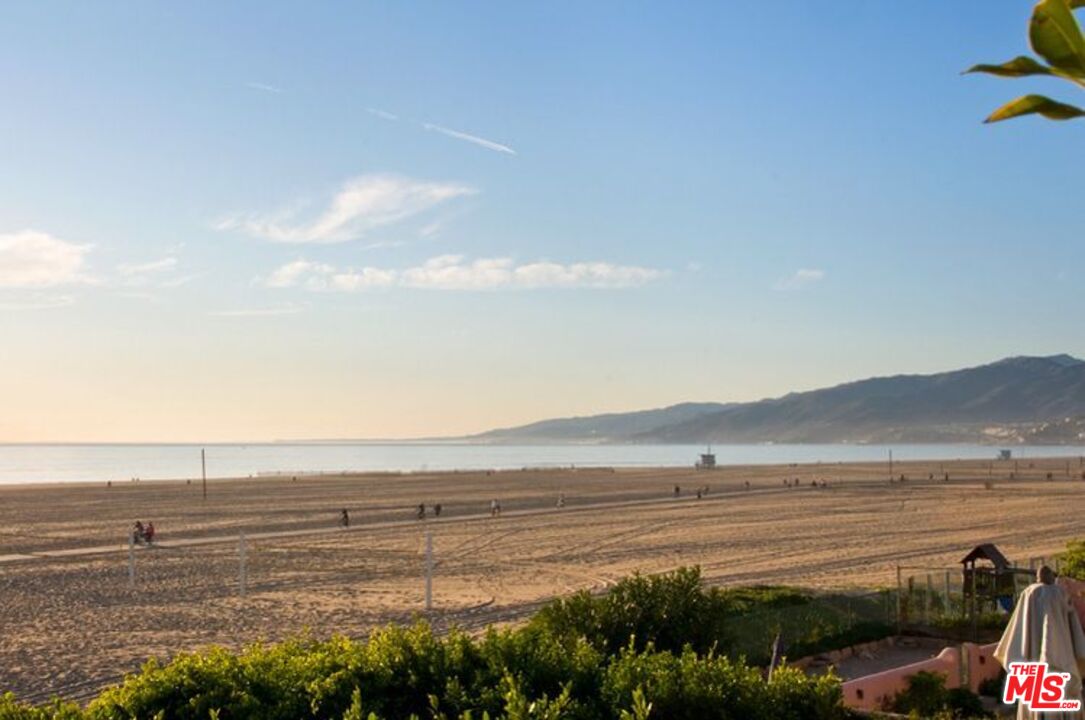 703 Palisades Beach Road Santa Monica, CA 90402 - Photo 34 of 37 a view of an ocean and beach