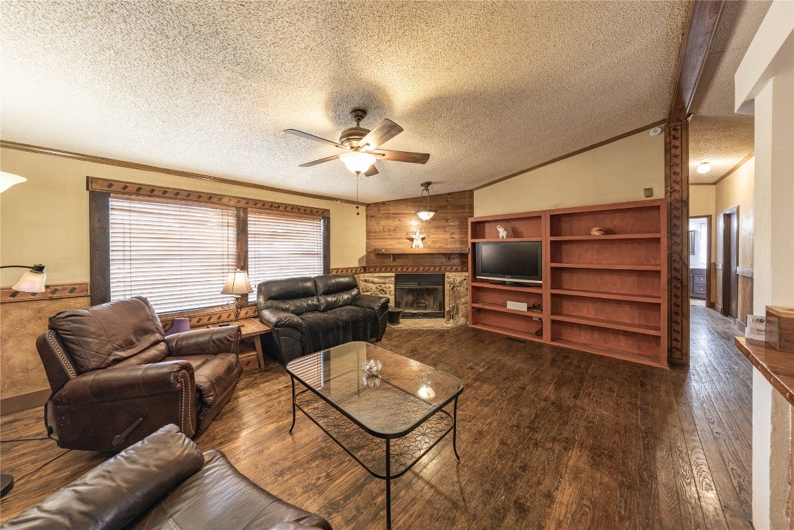715 Bee Gee Road Driftwood, TX 78619 - Photo 20 of 40 a living room with furniture and a window