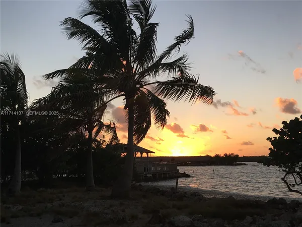 $1,275,000 | 56 Pelican Road, Marathon, FL 33050