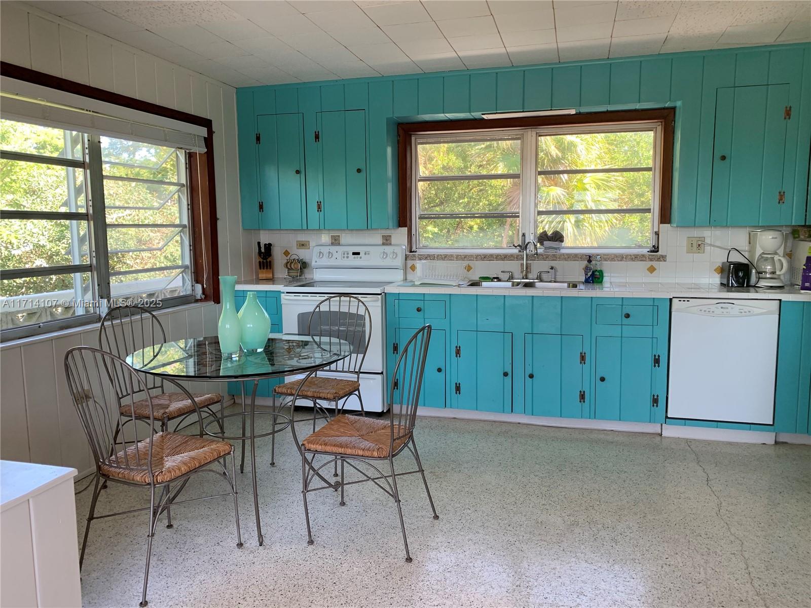 56 Pelican Road Marathon, FL 33050 - Photo 7 of 22