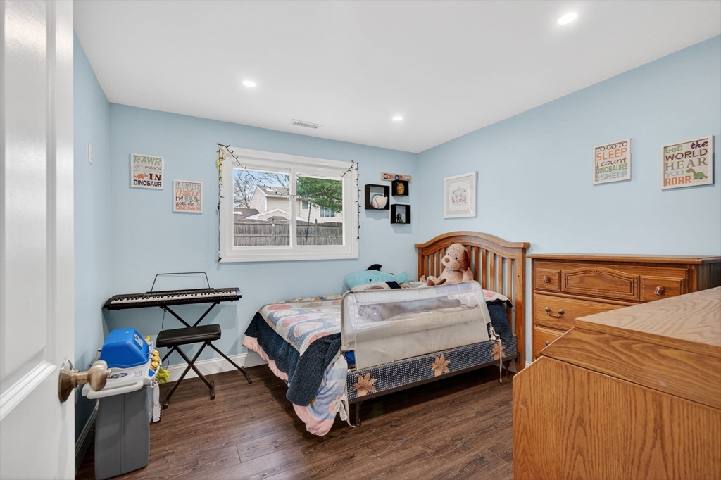 11 Pontiac Road Peabody, MA 01960 - Photo 12 of 41