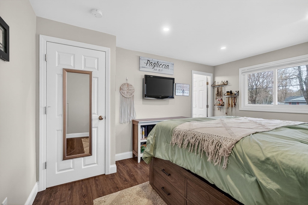 11 Pontiac Road Peabody, MA 01960 - Photo 16 of 41