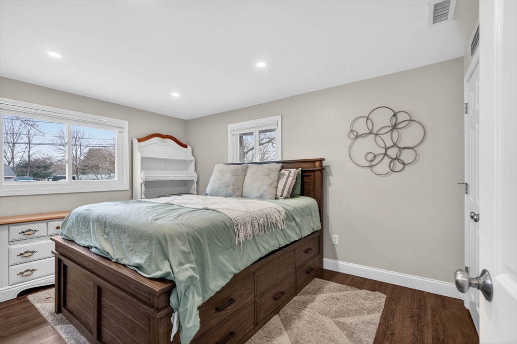 11 Pontiac Road Peabody, MA 01960 - Photo 17 of 41