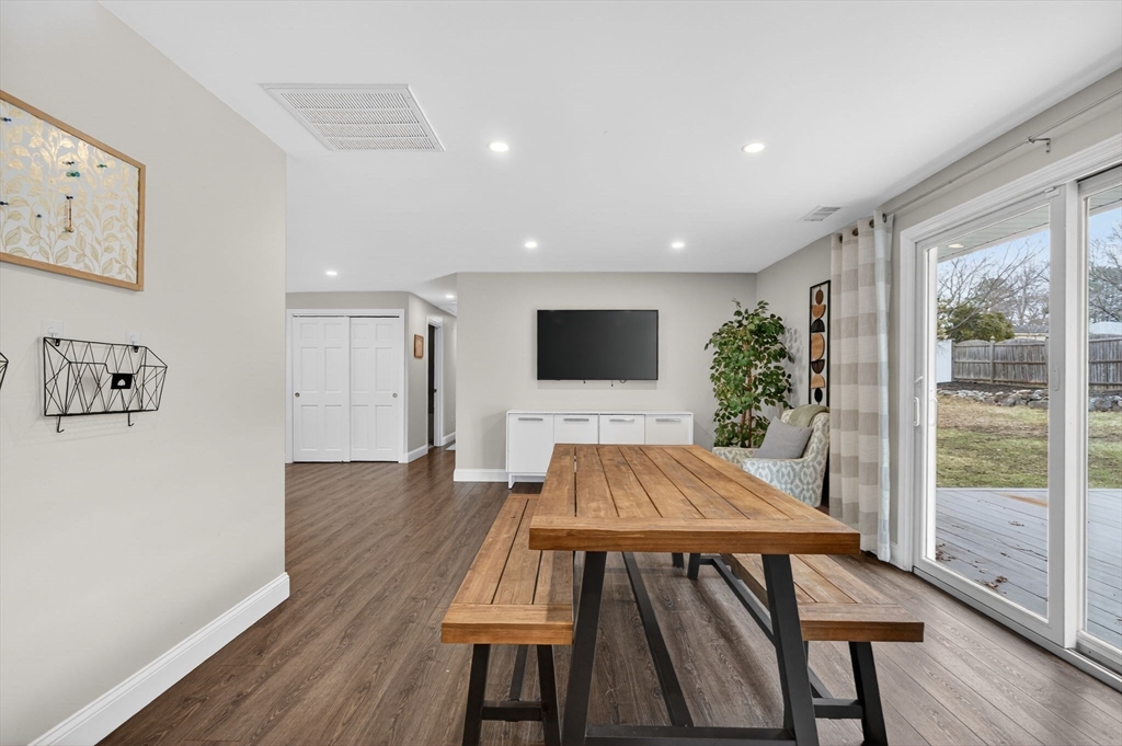 11 Pontiac Road Peabody, MA 01960 - Photo 21 of 41