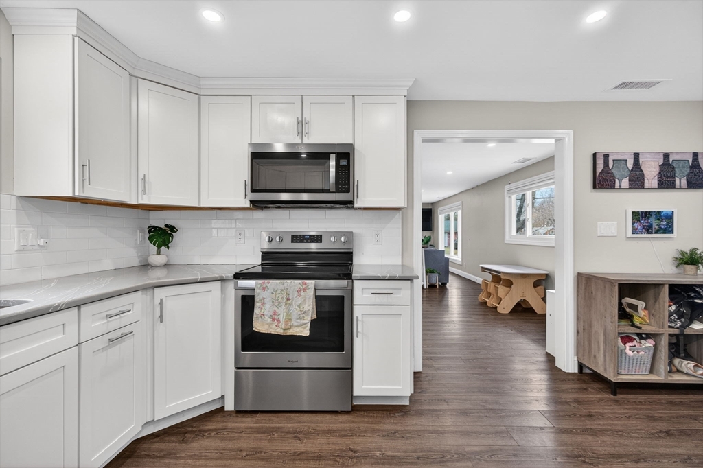 11 Pontiac Road Peabody, MA 01960 - Photo 30 of 41