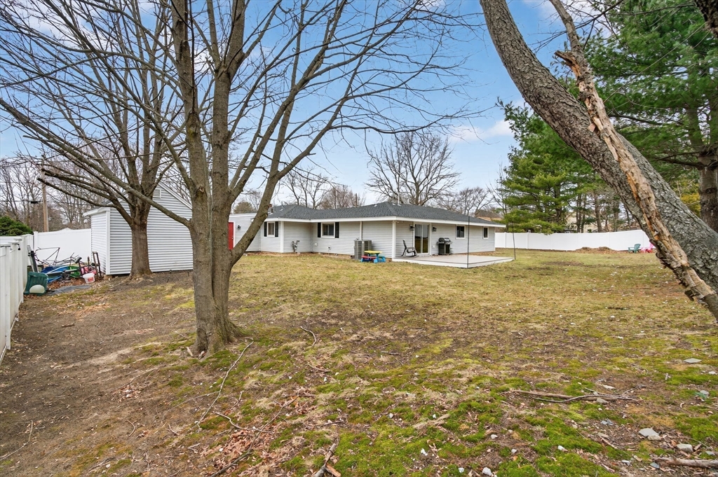 11 Pontiac Road Peabody, MA 01960 - Photo 35 of 41