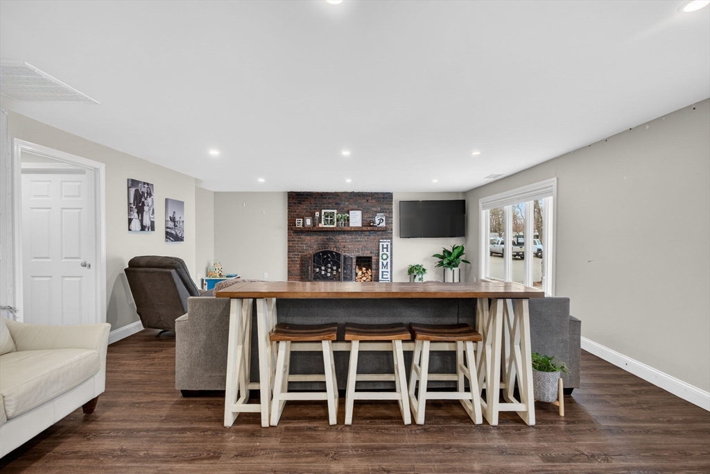 11 Pontiac Road Peabody, MA 01960 - Photo 5 of 41