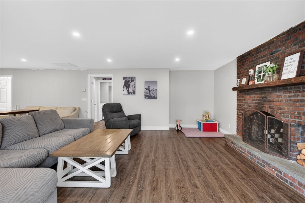 11 Pontiac Road Peabody, MA 01960 - Photo 7 of 41