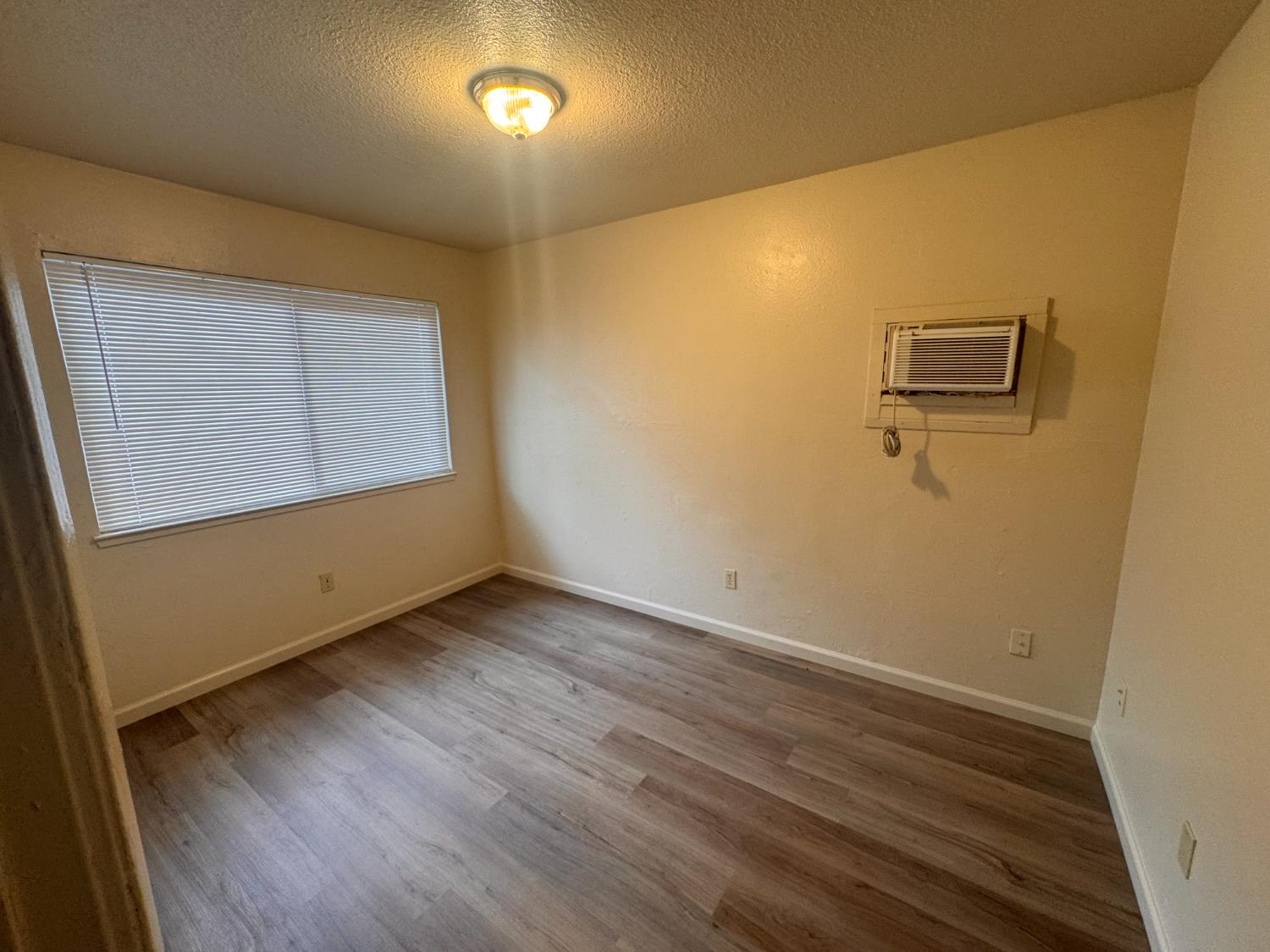 907 Empire Avenue Modesto, CA 95354 - Photo 7 of 10