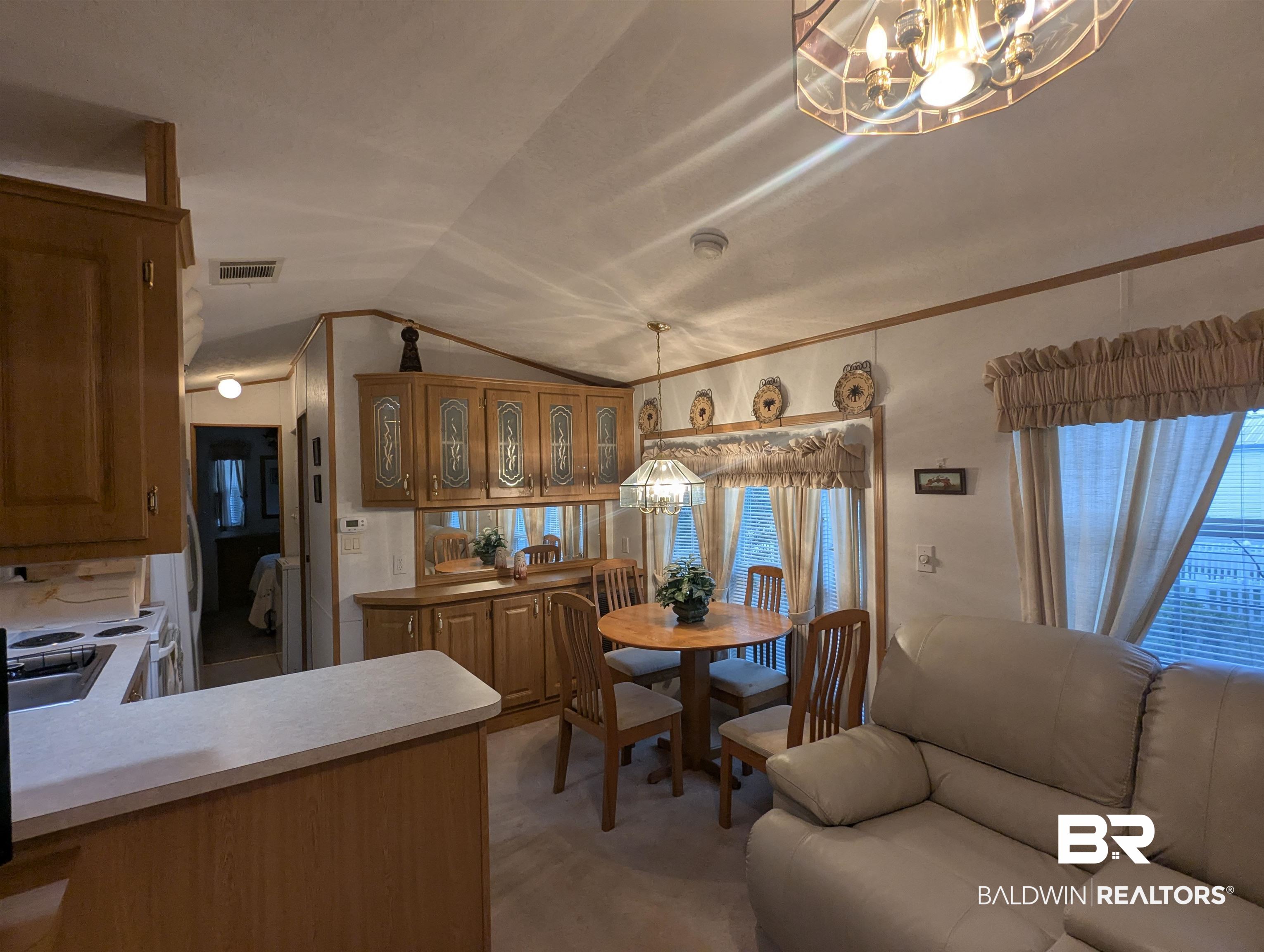 24711 Miflin Road, Unit D8 Elberta, AL 36530 - Photo 24 of 62 Dining & Kitchen