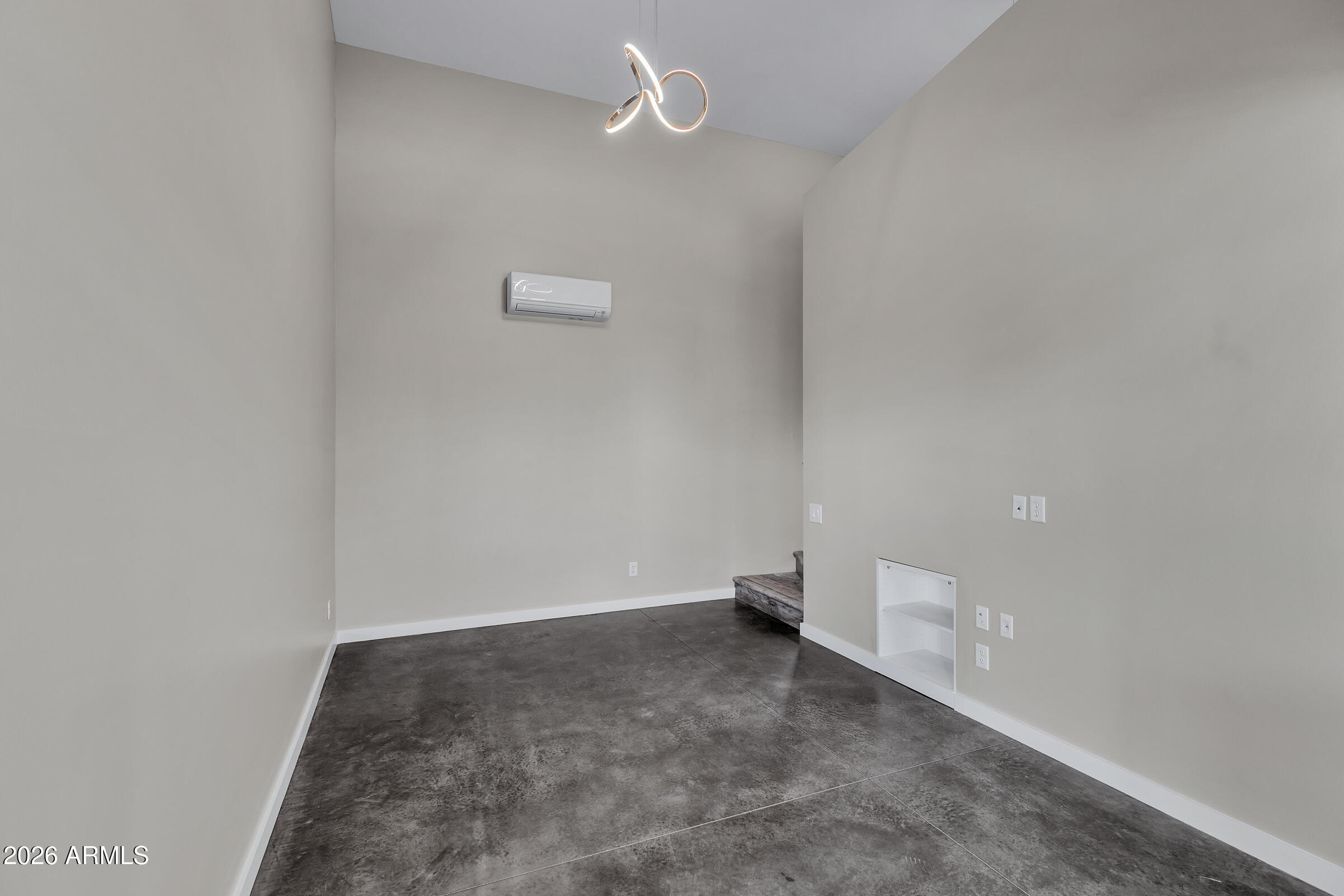 1491 South Rita Lane Tempe, AZ 85281 - Photo 6 of 15 a view of an empty room