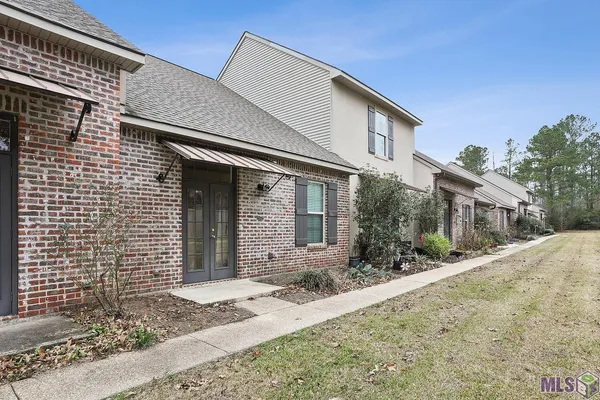 $230,000 | 13807 Azalea Drive, St. Francisville, LA 70775