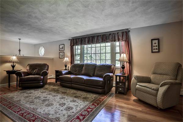 114 Concord Road Bedford, MA 01730 - Photo 3 of 20 Gallery Image 3