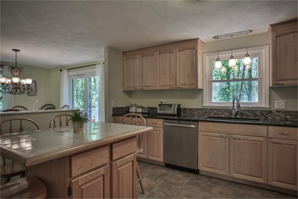 114 Concord Road Bedford, MA 01730 - Photo 5 of 20 Gallery Image 5