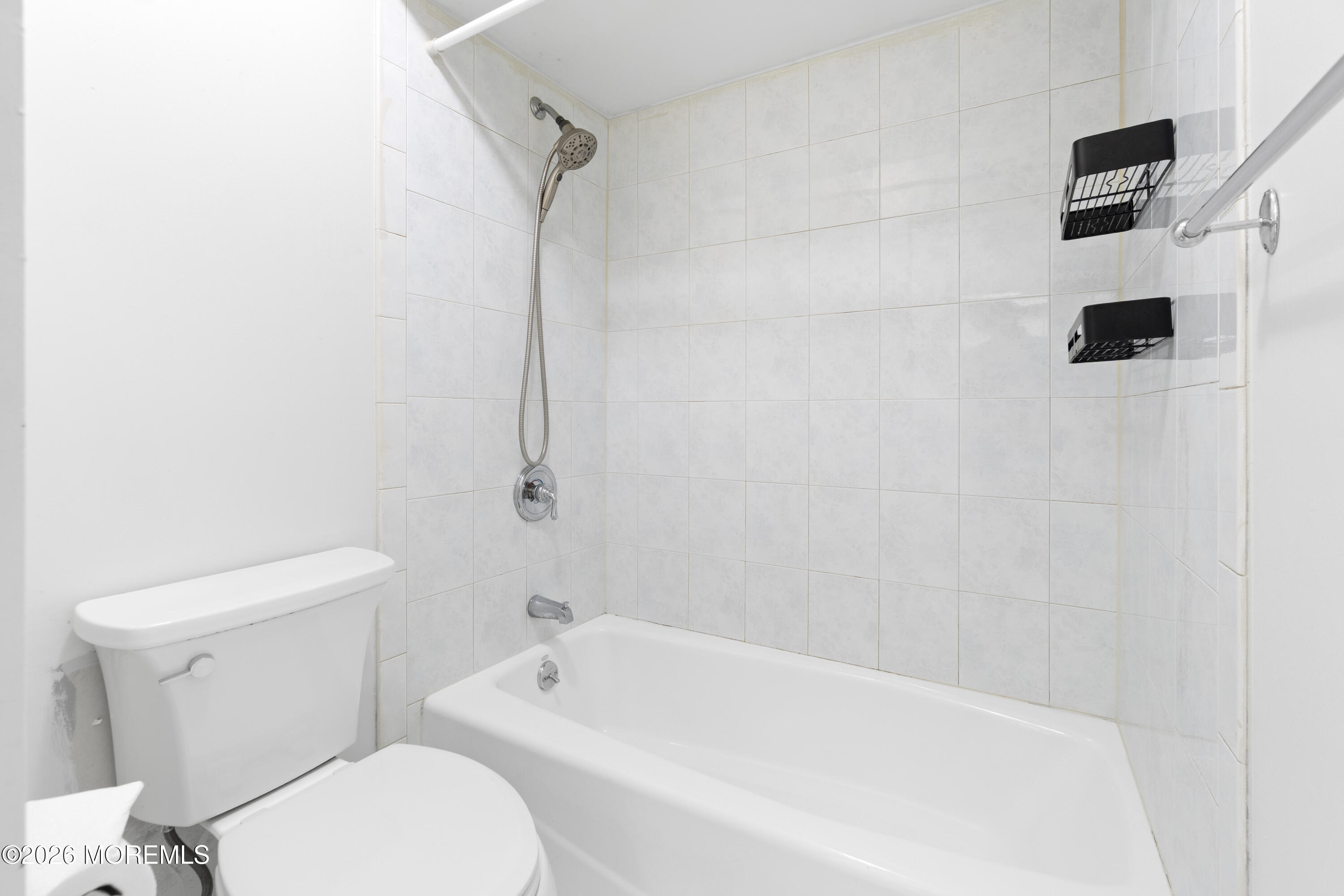 200 Portland Road, Unit D12 Highlands, NJ 07732 - Photo 15 of 31 image-09