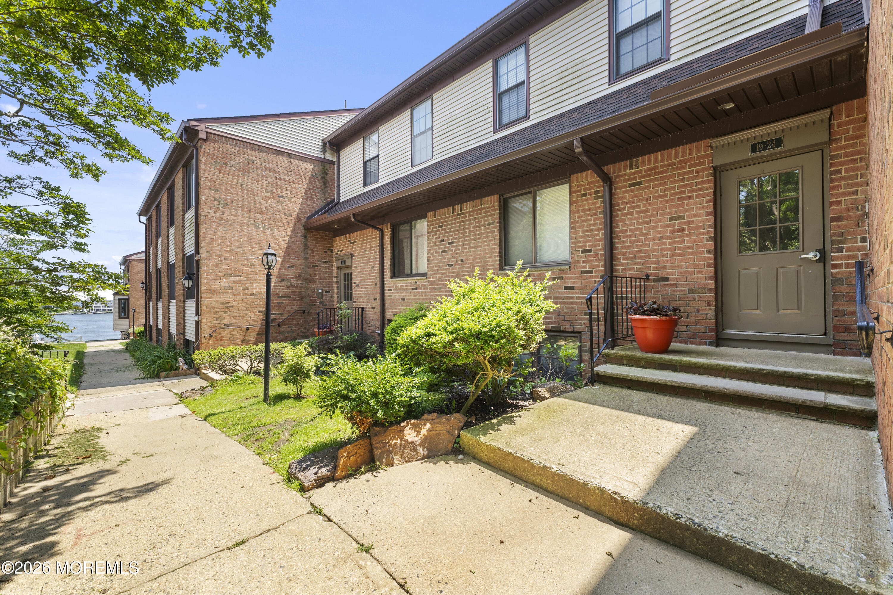 200 Portland Road, Unit D12 Highlands, NJ 07732 - Photo 2 of 31 image-19 3