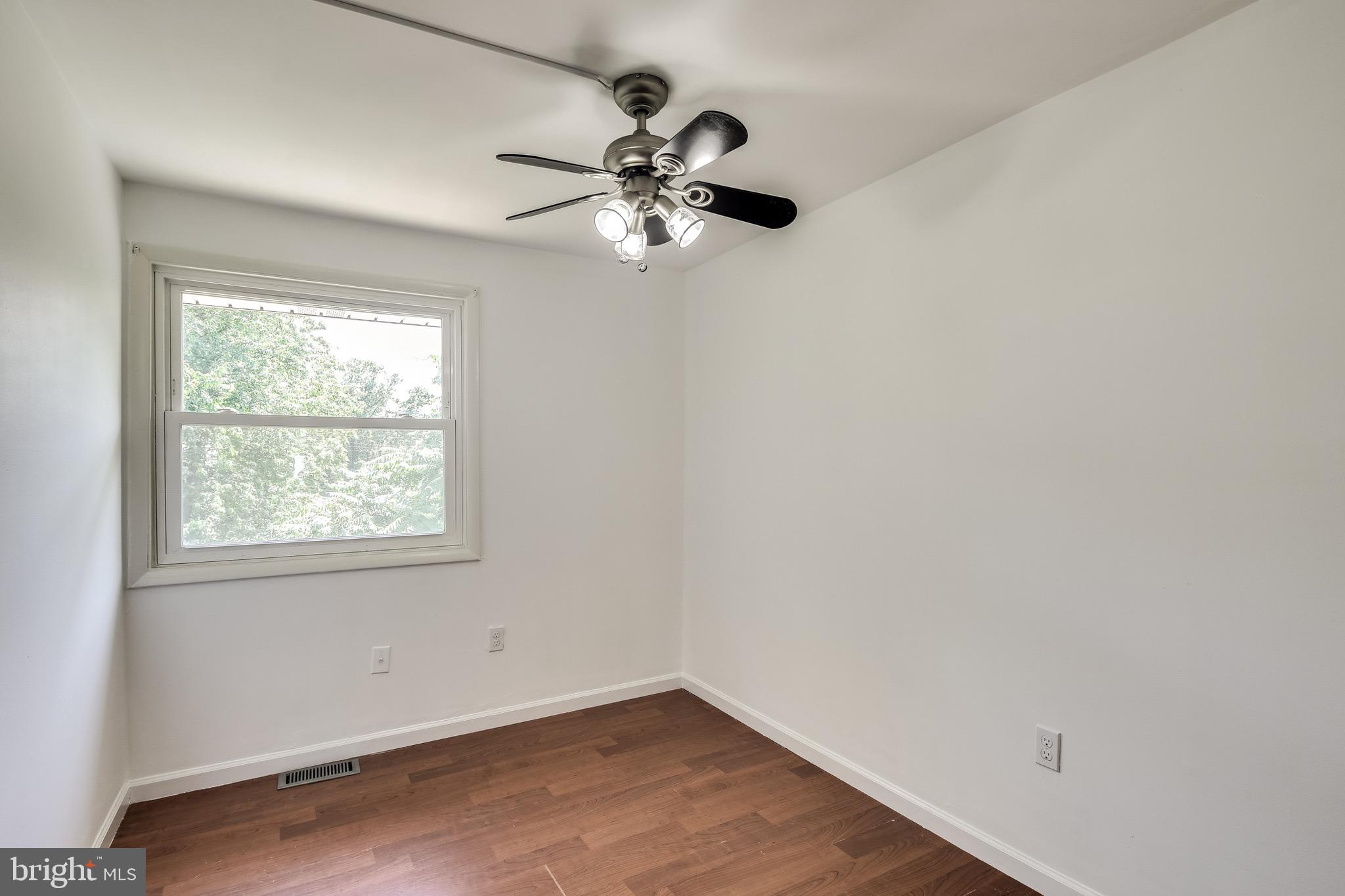 8556 Beacon Point Road Pasadena, MD 21122 - Photo 15 of 30 Gallery Image 15
