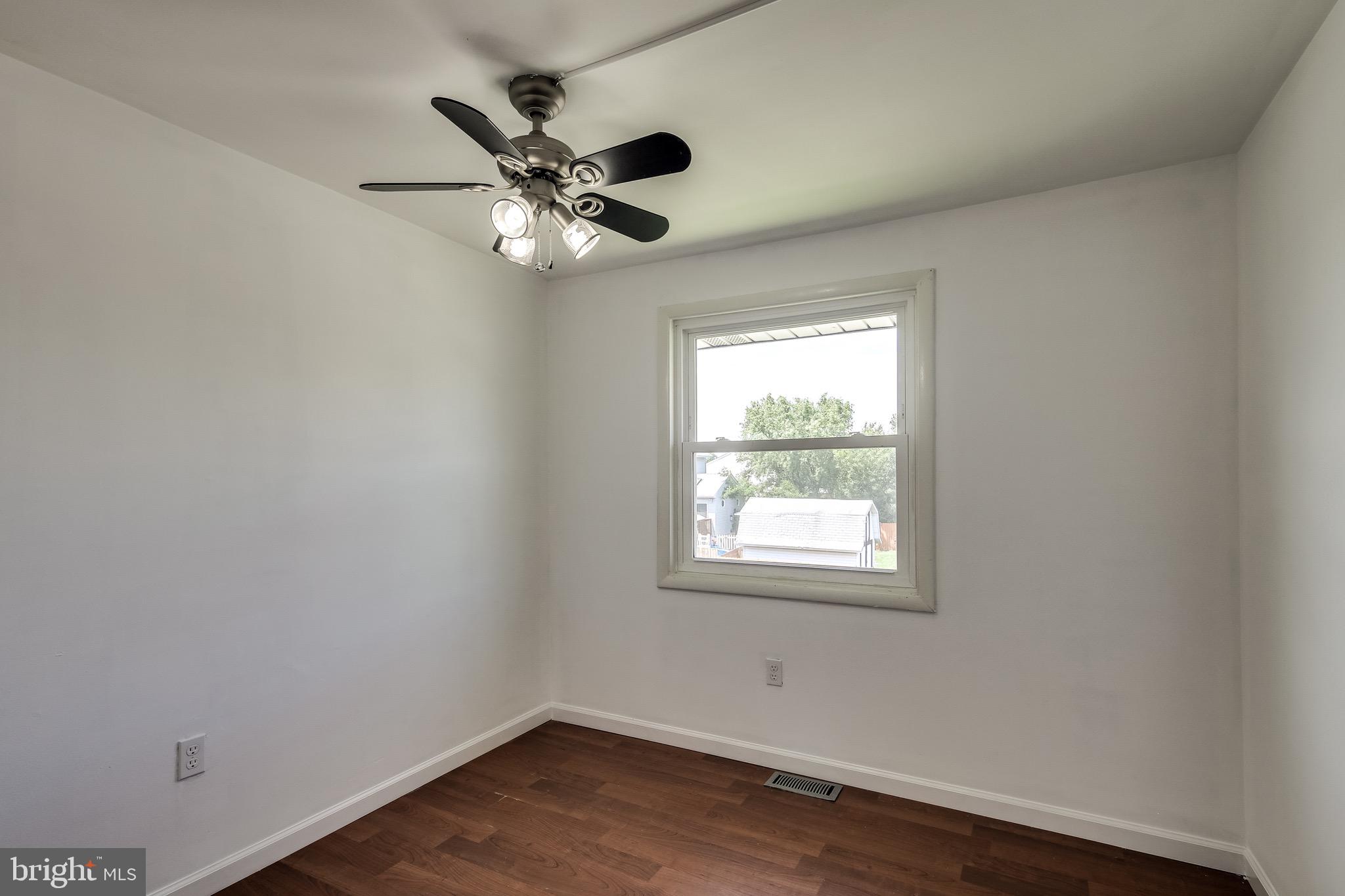 8556 Beacon Point Road Pasadena, MD 21122 - Photo 17 of 30 Gallery Image 17