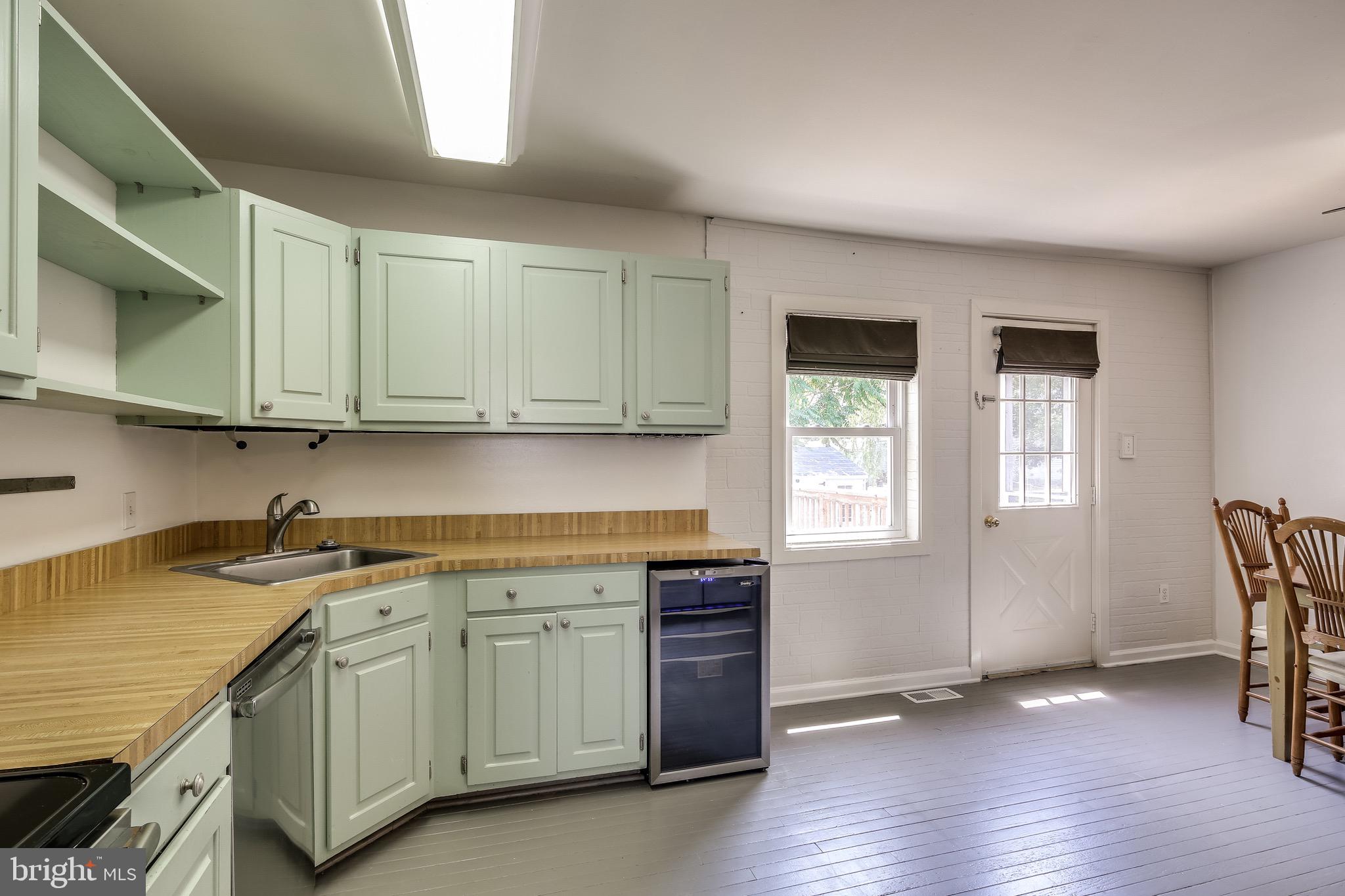 8556 Beacon Point Road Pasadena, MD 21122 - Photo 7 of 30 Gallery Image 7