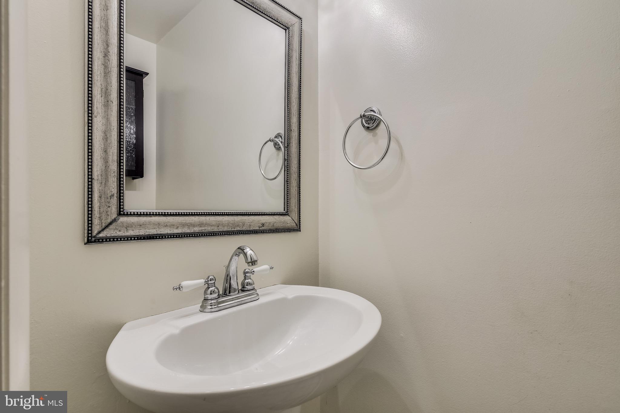8556 Beacon Point Road Pasadena, MD 21122 - Photo 9 of 30 Gallery Image 9