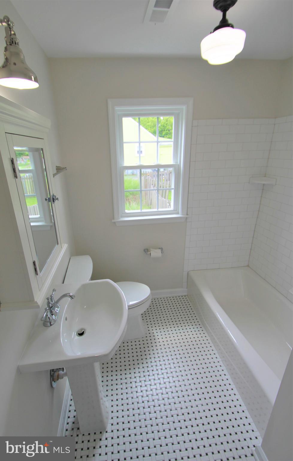 3 Randolph Road Fredericksburg, VA 22405 - Photo 15 of 19 Bath
