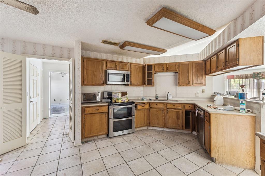 595 Silvergate Loop Lake Mary, FL 32746 - Photo 6 of 18