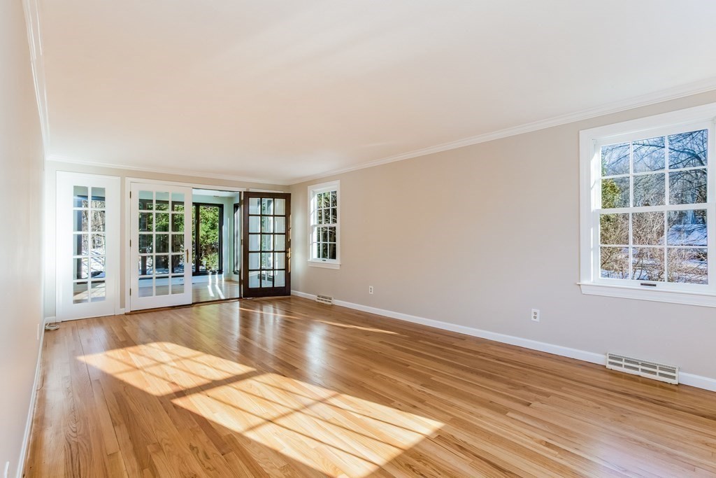 167 Franklin Road Longmeadow, MA 01106 - Photo 4 of 35