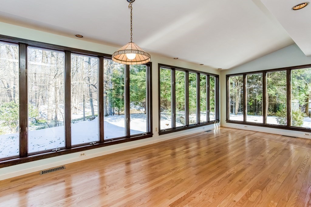 167 Franklin Road Longmeadow, MA 01106 - Photo 5 of 35