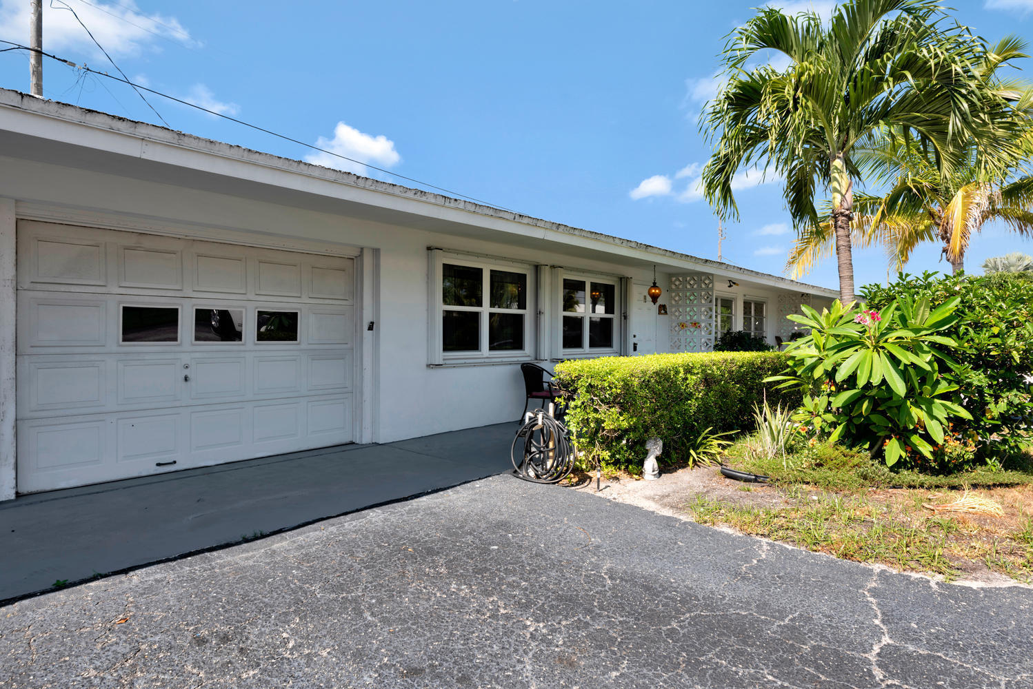 722 Ridge Road, Unit 9 Lantana, FL 33462 - Photo 2 of 23 722 Ridge Rd Lantana FL 33462-large-002-