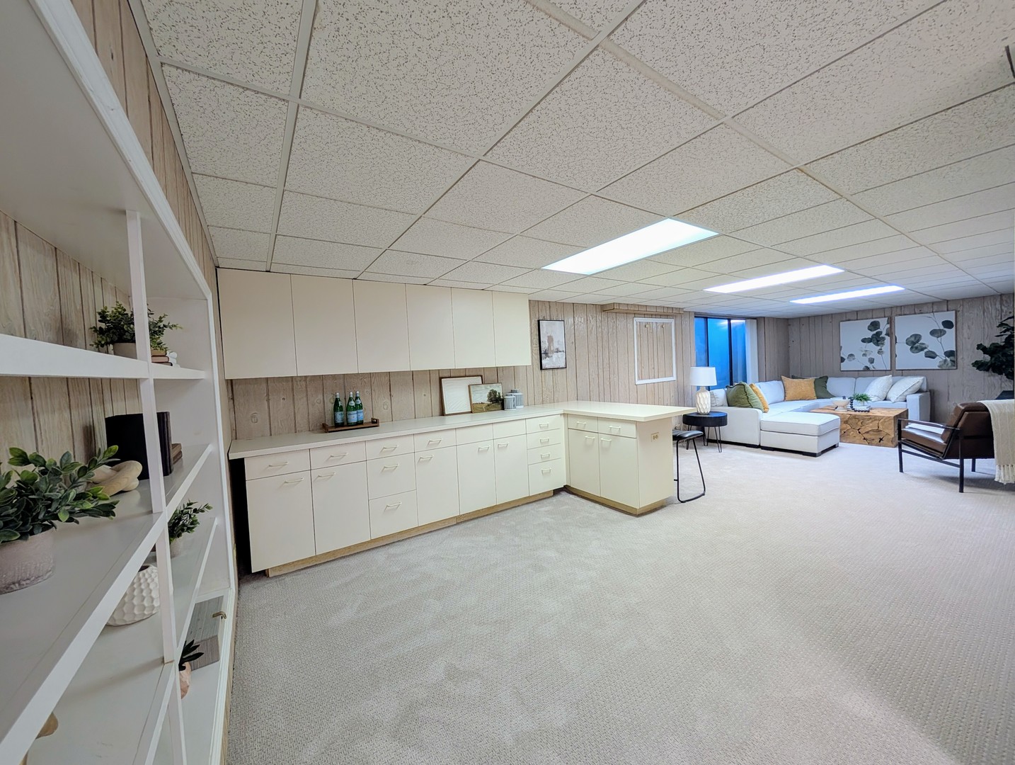 16 Lake Ridge Club Court Burr Ridge, IL 60527 - Photo 20 of 26 a living room with furniture and a kitchen view